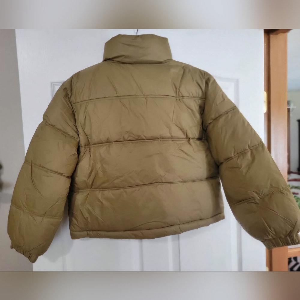 NWT American Eagle Women's Stylish Gold Puffer Jacket - Picture 10 of 10